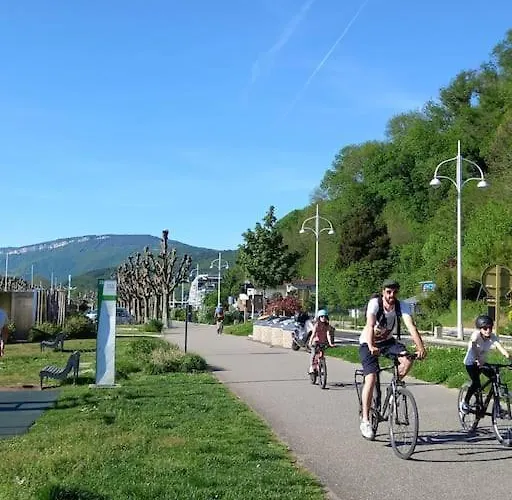 Aix Les Bains Bel 3 Pieces Face Au アパート エクスレバン